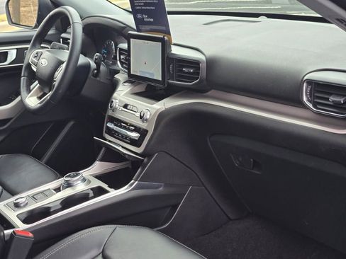 Certified 2023 Ford Explorer XLT w/ Equipment Group 202A image 8