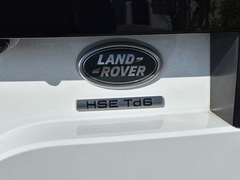 Used 2017 Land Rover Discovery HSE AWD/4WD image 12