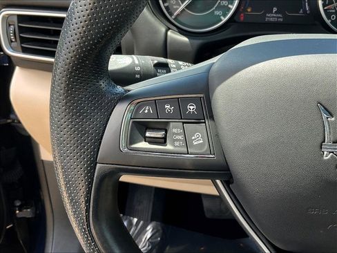 Used 2022 Maserati Levante GT AWD/4WD image 11