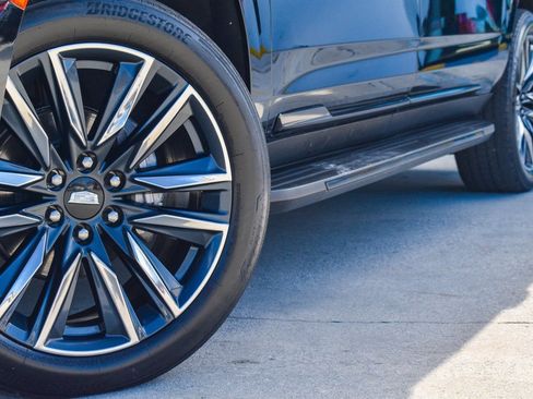 Used 2023 Cadillac Escalade ESV Sport image 4