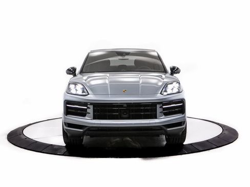 Used 2025 Porsche Cayenne S AWD/4WD image 10