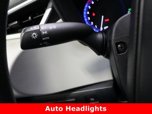 Used 2022 Toyota Corolla LE image 23