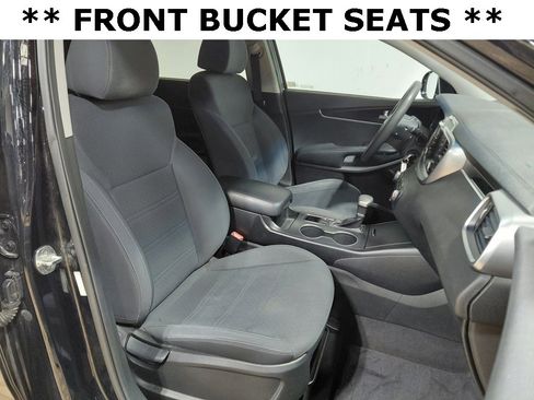 Used 2019 Kia Sorento L image 8