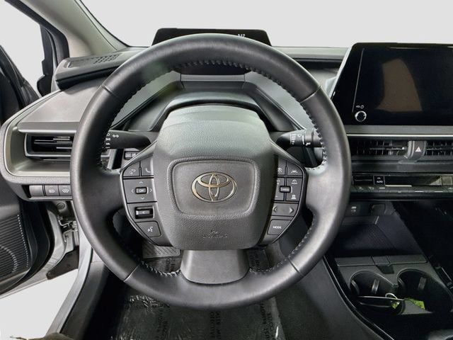 Certified 2025 Toyota Prius LE FWD image 13