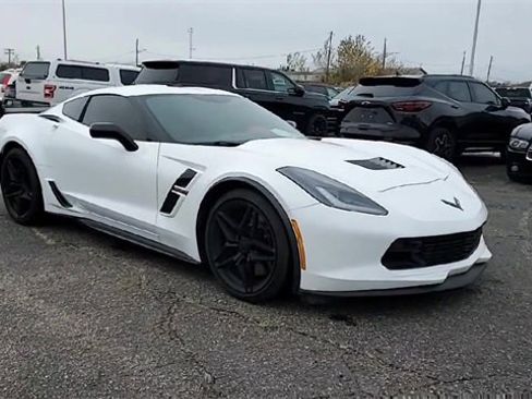 Used 2019 Chevrolet Corvette Grand Sport image 2