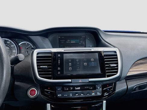 Used 2017 Honda Accord EX image 10