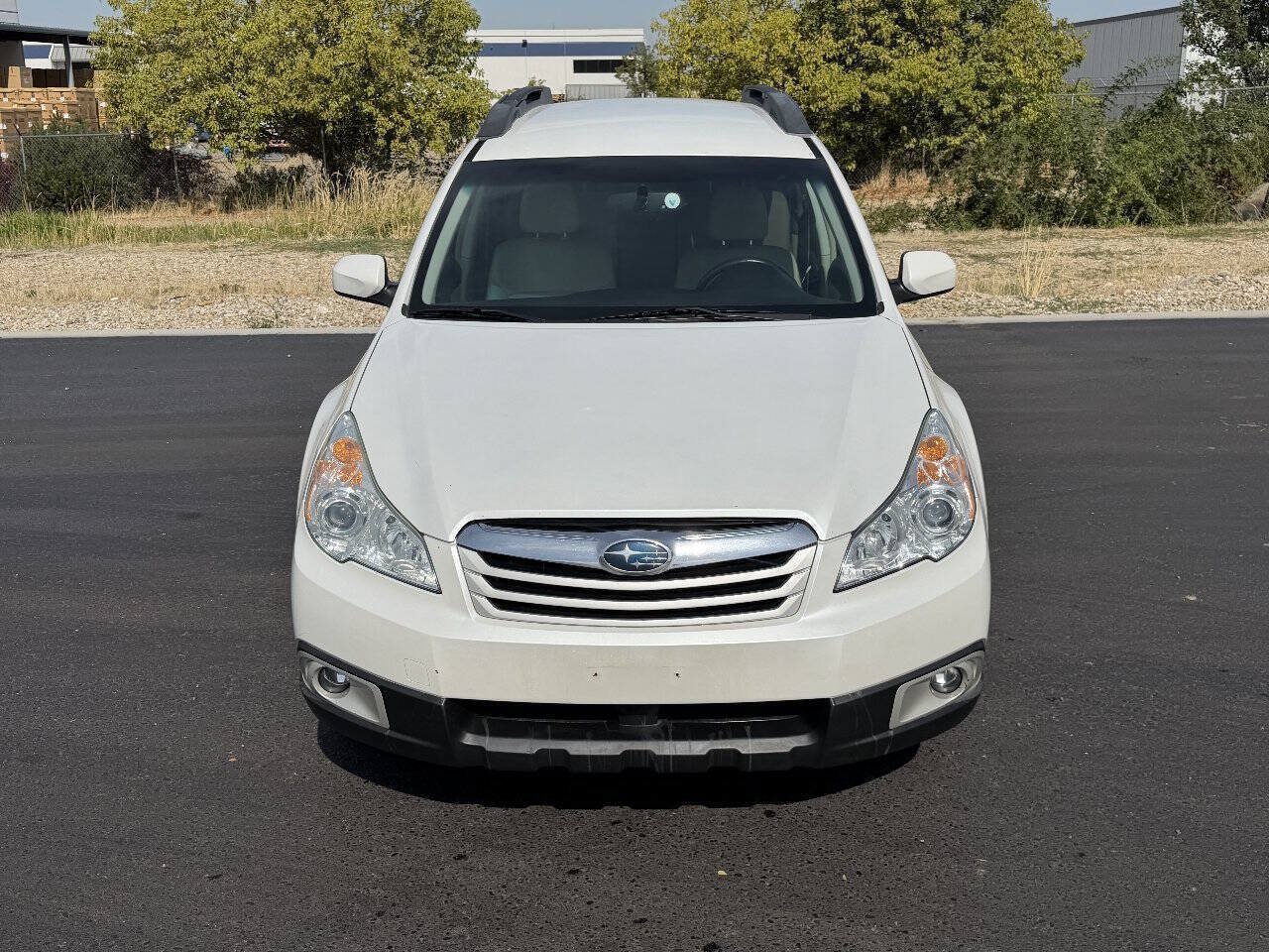 Used 2010 Subaru Outback 3.6R Limited AWD/4WD image 4