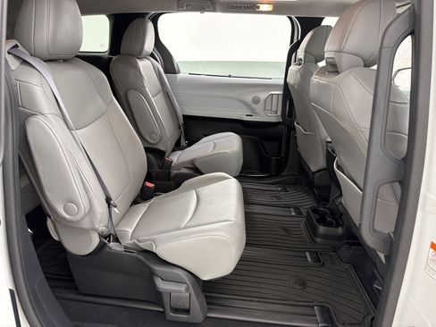 Used 2025 Toyota Sienna XLE w/ XLE Plus Package AWD/4WD image 30