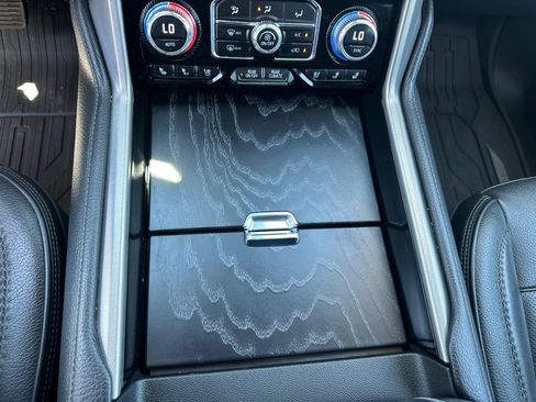 Used 2023 GMC Yukon Denali AWD/4WD image 7
