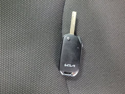 Used 2022 Kia Forte LXS FWD image 32