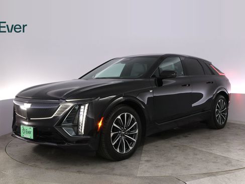 Used 2024 Cadillac Lyriq Sport RWD image 2