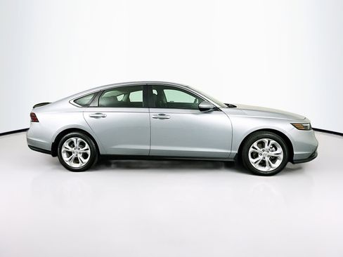 Used 2025 Honda Accord LX image 10