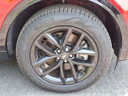 Certified 2025 Land Rover Discovery Sport Dynamic SE image 10