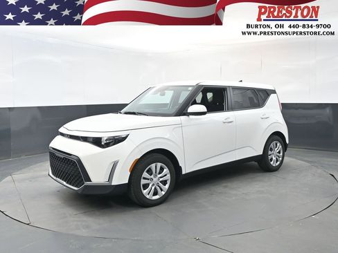 Used 2024 Kia Soul LX image 1