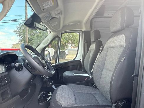 Used 2026 RAM ProMaster 2500 w/ Safety Group FWD image 11