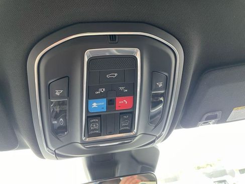 New 2025 Jeep Grand Cherokee Altitude image 22