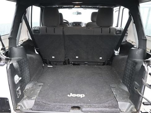 Used 2017 Jeep Wrangler Unlimited Sport AWD/4WD image 6