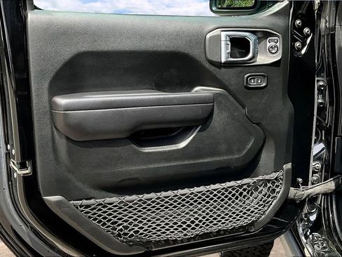 Used 2021 Jeep Wrangler Unlimited Rubicon AWD/4WD image 22
