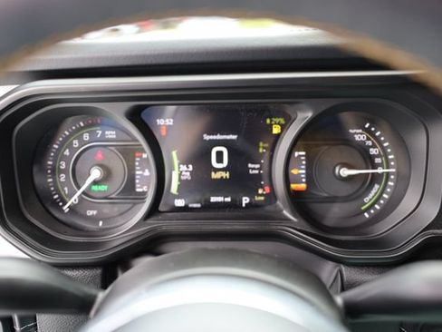 Used 2024 Jeep Wrangler Unlimited Sahara w/ Safety Group AWD/4WD image 18