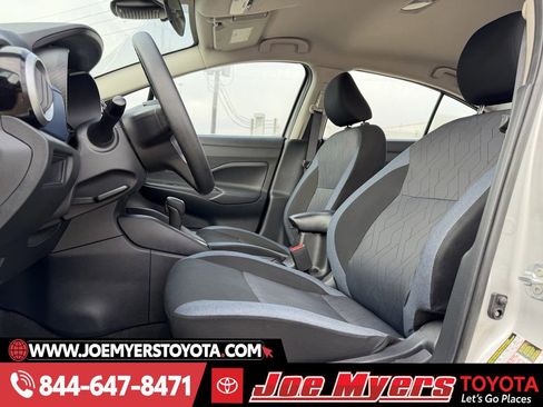 Used 2025 Nissan Versa SV image 25