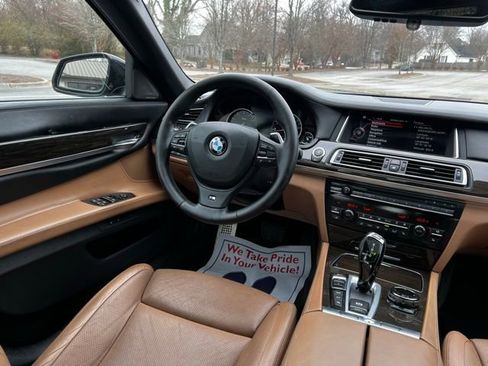 Used 2014 BMW 750Li xDrive image 29