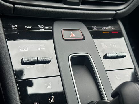 Certified 2026 Porsche Macan AWD/4WD image 24
