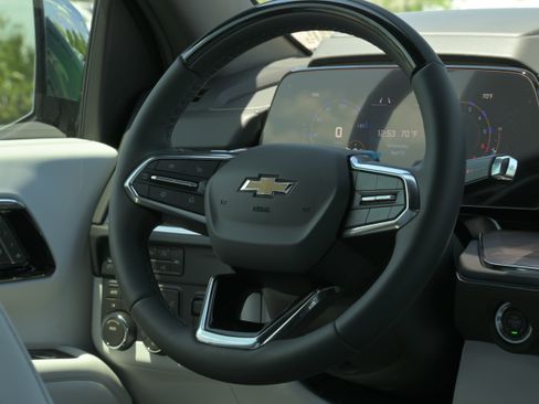 New 2026 Chevrolet Suburban Premier AWD/4WD image 24