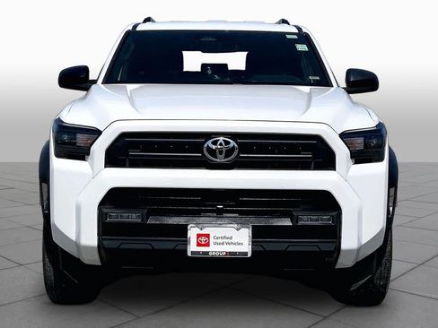 Used 2025 Toyota 4Runner SR5 AWD/4WD image 4