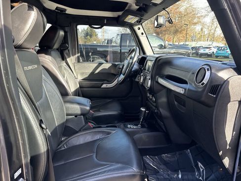 Used 2017 Jeep Wrangler Unlimited Rubicon image 5