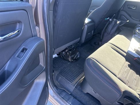 Used 2024 Nissan Frontier PRO-4X w/ Technology Package image 13