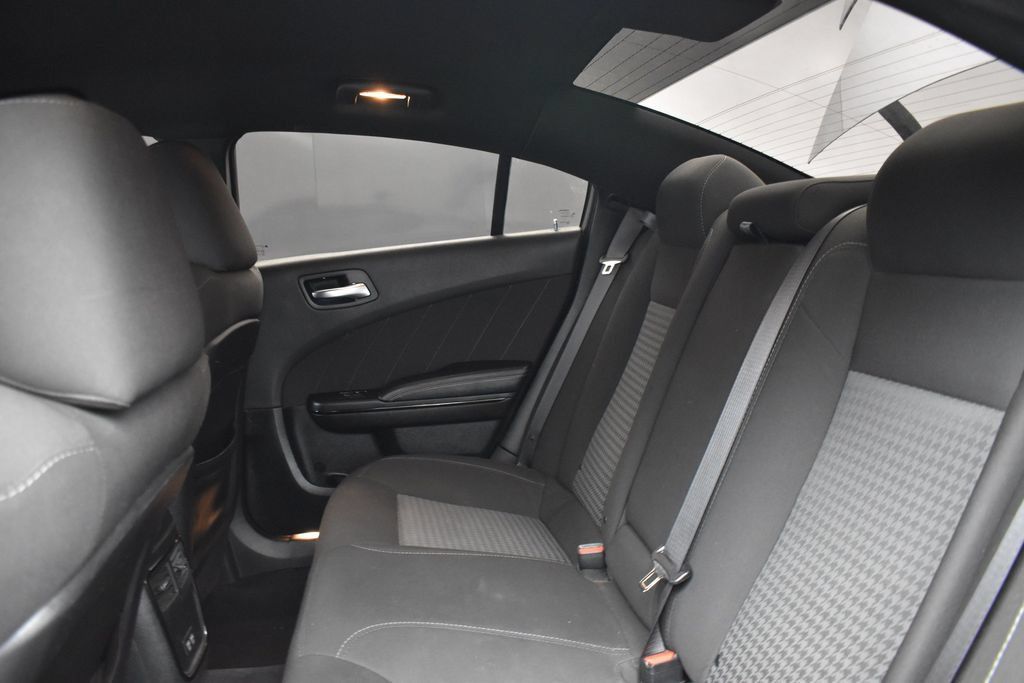 Used 2022 Dodge Charger R/T w/ Blacktop Package RWD image 8
