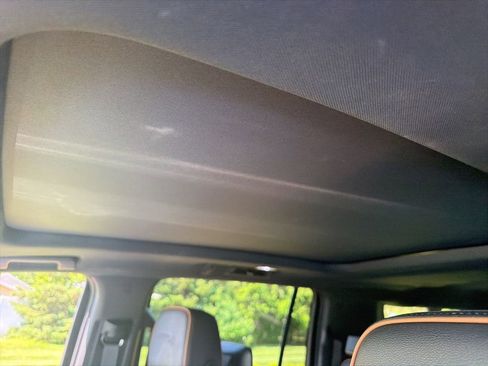 Used 2021 GMC Yukon XL AT4 w/ AT4 Premium Package AWD/4WD image 2