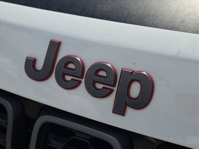 Used 2018 Jeep Grand Cherokee Trailhawk AWD/4WD image 30