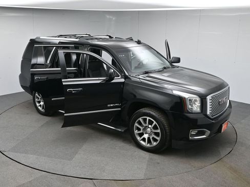 Used 2015 GMC Yukon Denali w/ Premium Package image 65