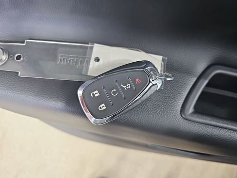 Used 2020 Chevrolet Equinox LT w/ Driver Convenience Package FWD image 40