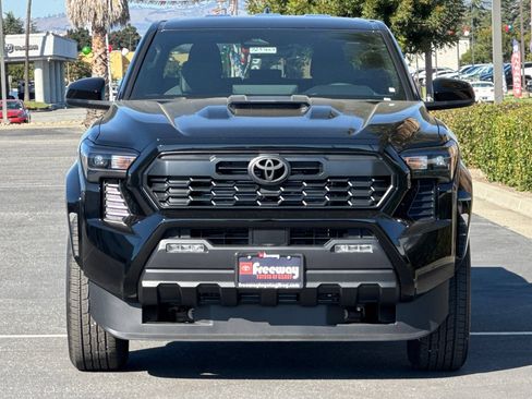 New 2025 Toyota Tacoma TRD Sport image 9
