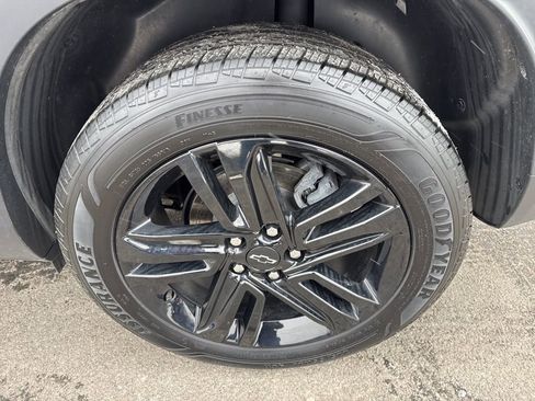 Used 2024 Chevrolet Trax ACTIV w/ Sunroof Package image 8