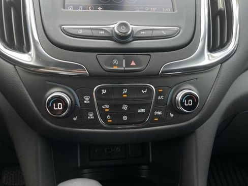Used 2024 Chevrolet Equinox LT FWD image 18