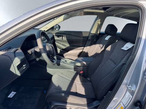 New 2025 Honda Accord SE image 7