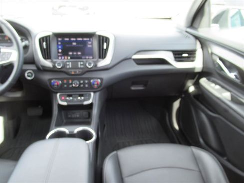 Used 2023 GMC Terrain SLT w/ Elevation Edition image 14