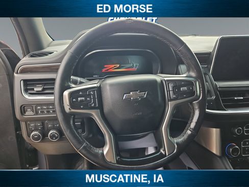 Used 2022 Chevrolet Suburban Z71 w/ Luxury Package AWD/4WD image 14