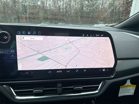 New 2026 Chevrolet Equinox EV LT image 25