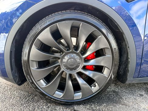 Used 2020 Tesla Model Y Performance image 5