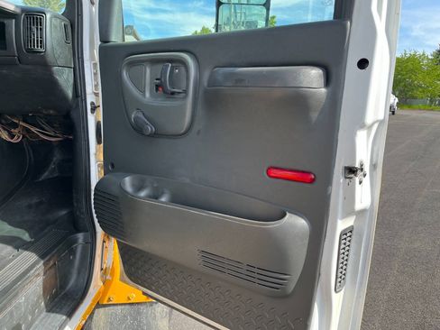 Used 2005 Chevrolet Kodiak C4500 2WD Regular Cab image 16