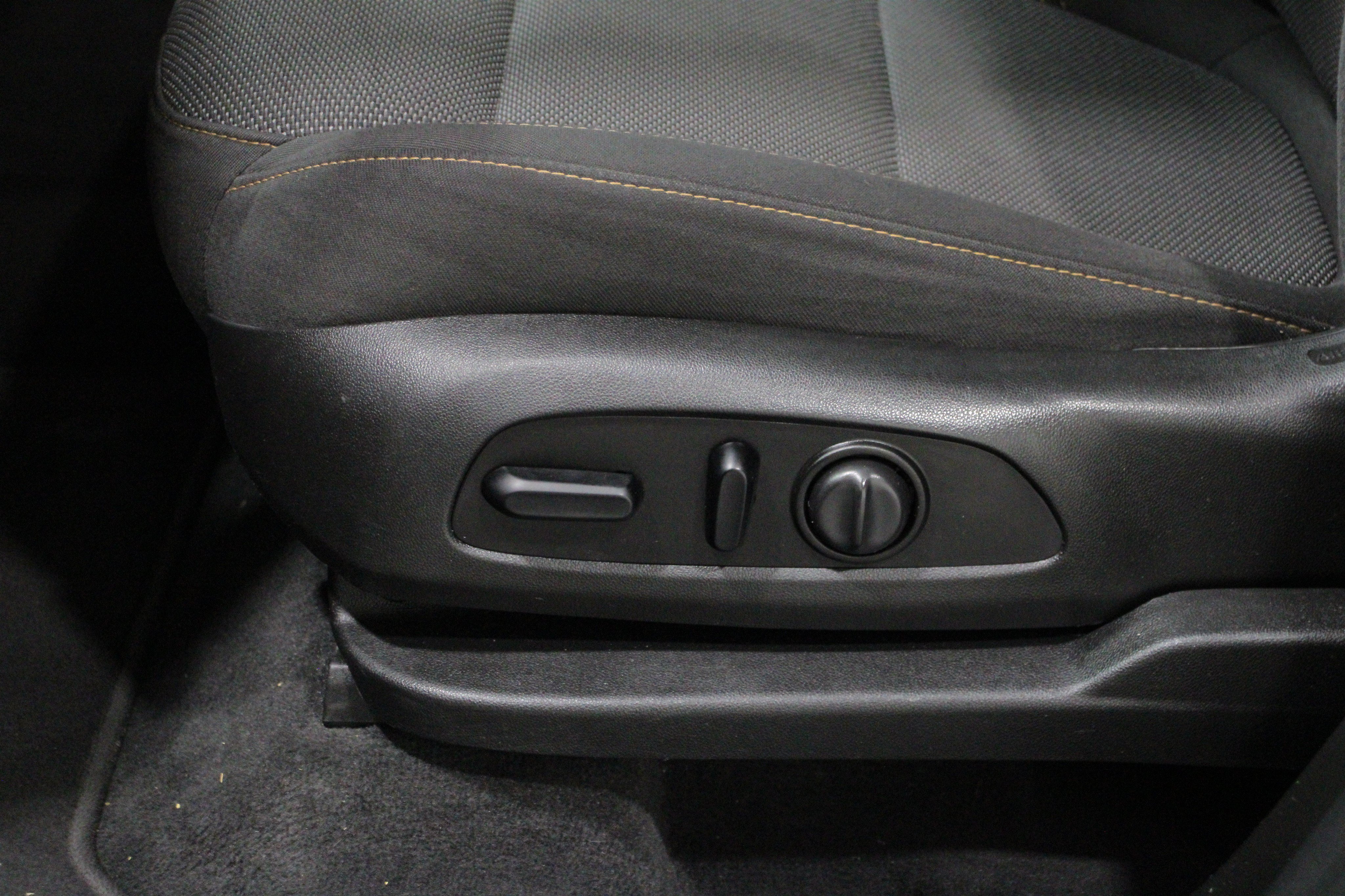 Used 2021 Chevrolet Traverse LT FWD image 4