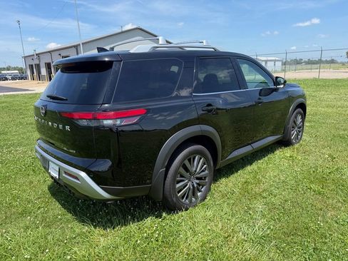 Certified 2025 Nissan Pathfinder SL w/ SL Premium Package AWD/4WD image 5
