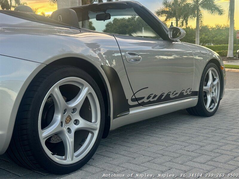 Used 2005 Porsche 911 Carrera RWD image 5