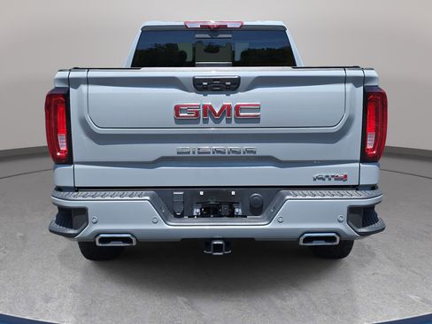 Used 2024 GMC Sierra 1500 AT4 w/ Technology Package AWD/4WD image 6