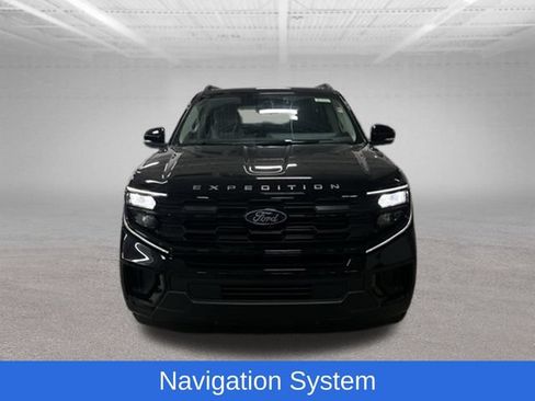 Used 2025 Ford Expedition Max Active AWD/4WD image 2
