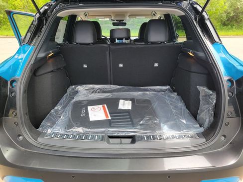 New 2025 Nissan Kicks SR w/ Illumination Package image 12